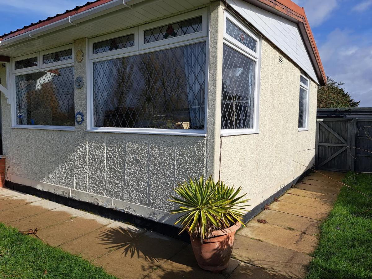 Beach & Tonic Beachside Chalet Humberston Exterior foto